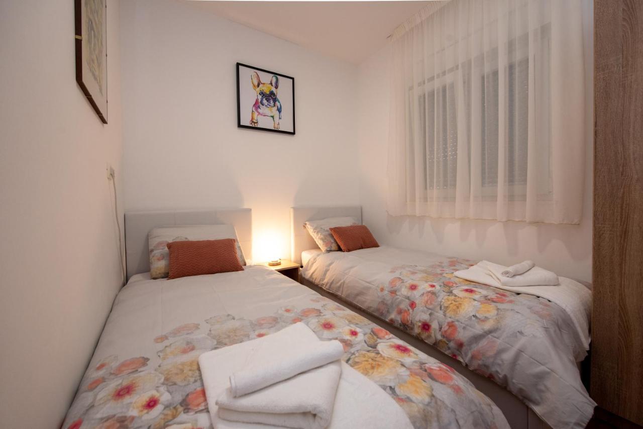 Apartment Miss Tina Trogir Exterior photo