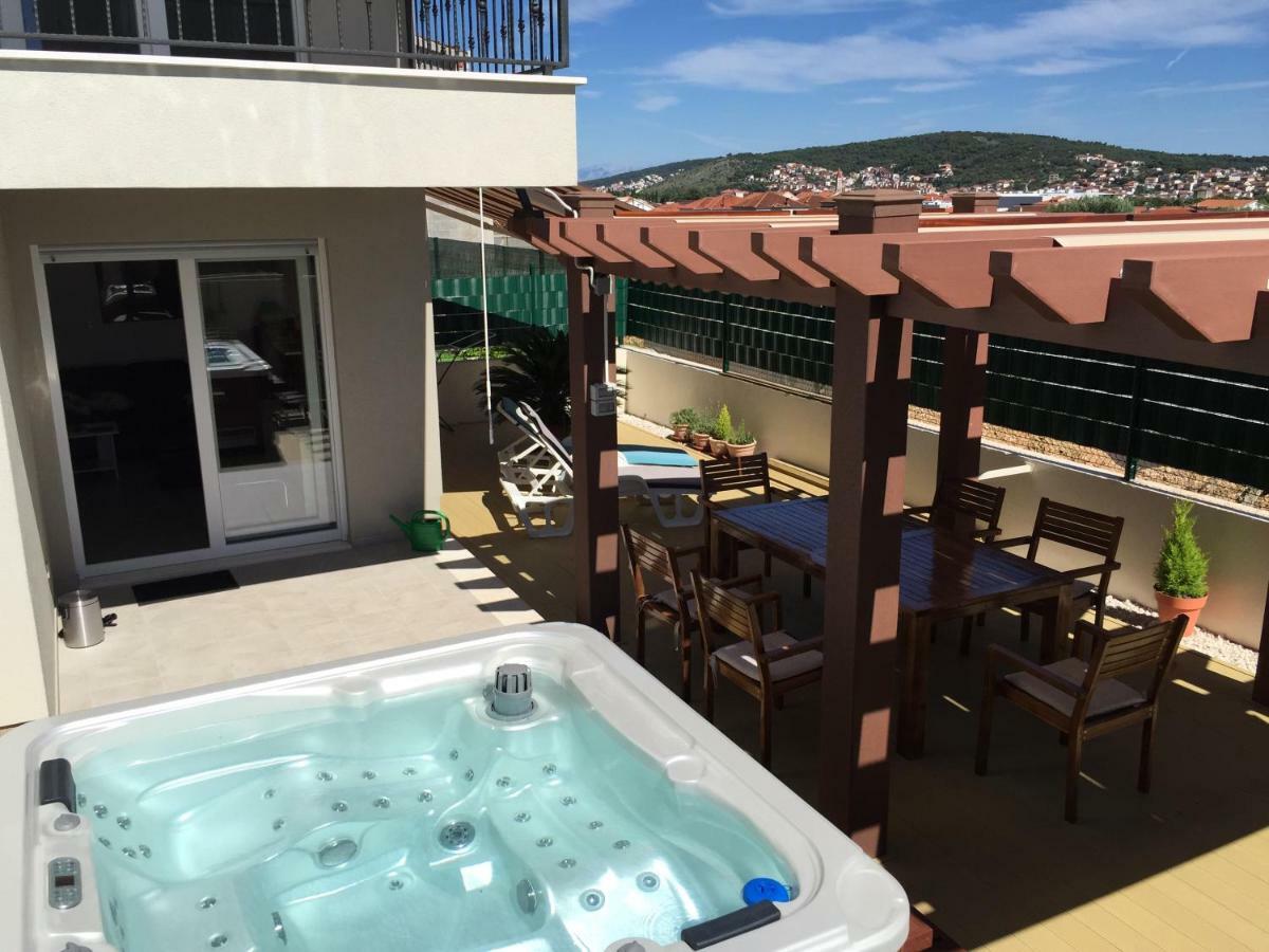 Apartment Miss Tina Trogir Exterior photo